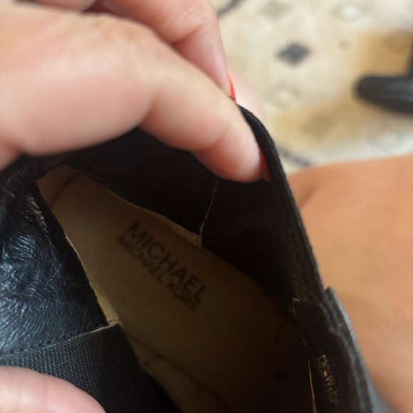 2010s Michel Michael Kors wedged leather heeled bootie perfect condition - Picture 5 of 9